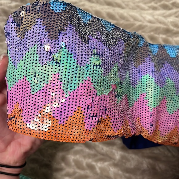 Gorgeous Sequenced Bandeau tops, tie in the back. - Picture 4 of 6